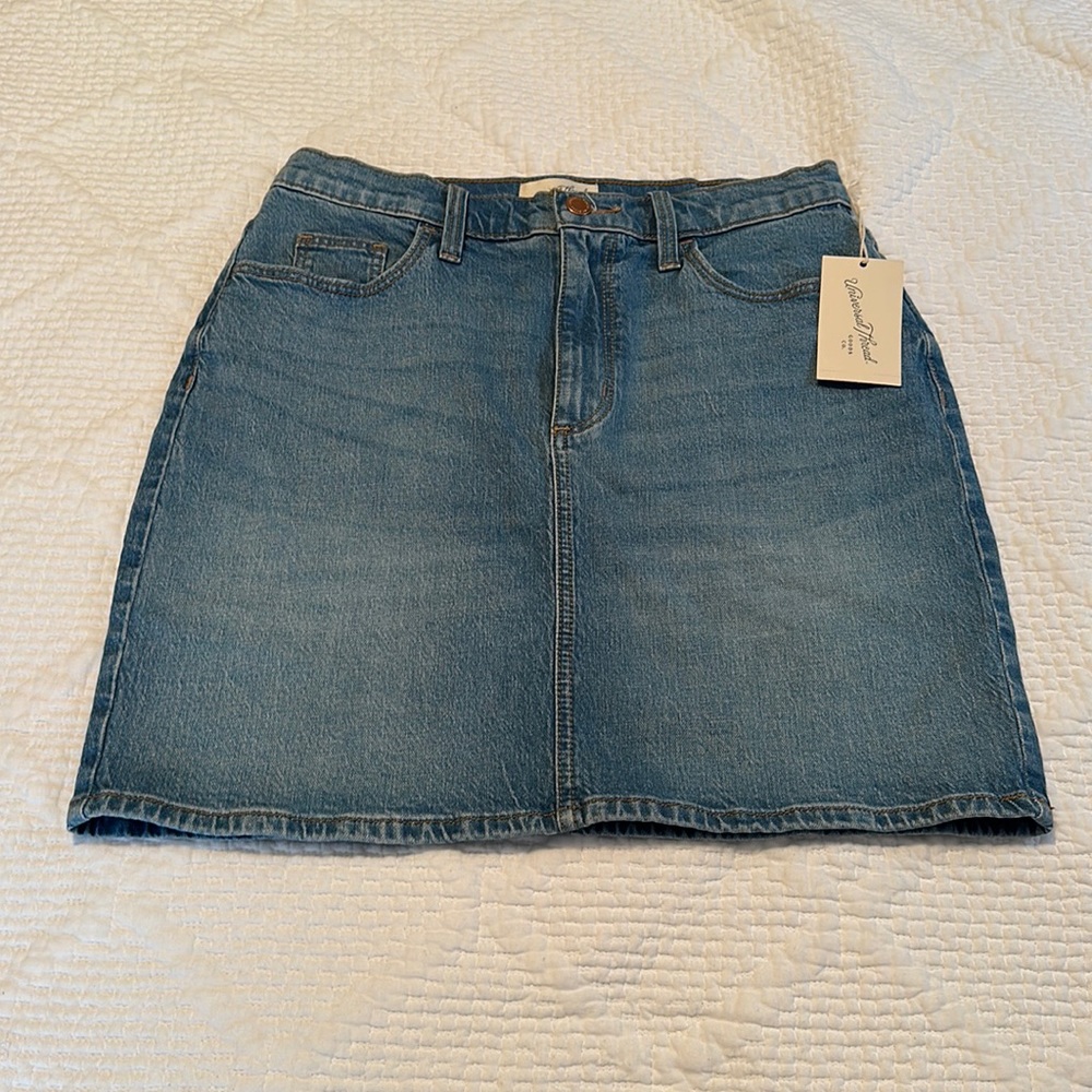 NWT Universal Thread Women’s Blue Washed Mini Skirt Size 6R